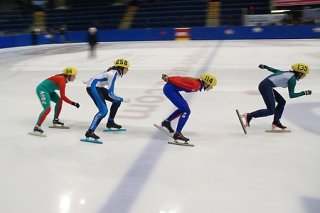 from right to left: Hlna Jones, Sally Conway, Elien Almey and Sarah Henderson (photo by skatingsisters)